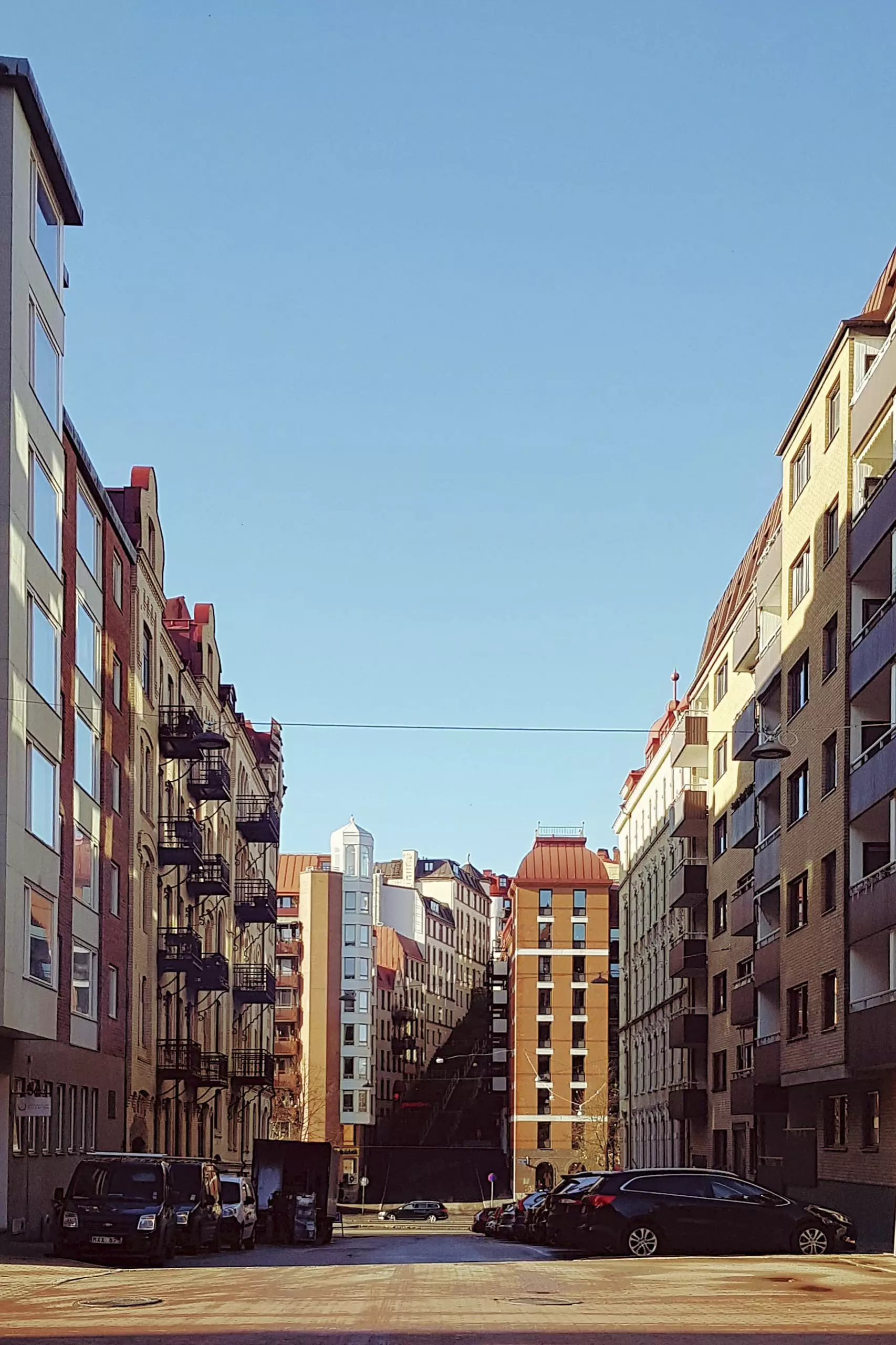 Elektriker i Göteborg. Vi kontrollerar och säkerställer driften i din anläggning gällande alla typer av elinstallationer.